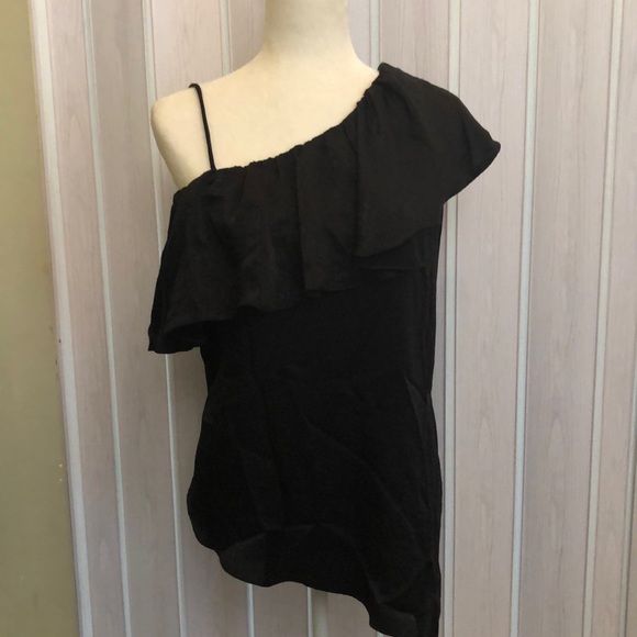 AQUA Black sateen symmetrical ruffle blouse Medium - Picture 2 of 8